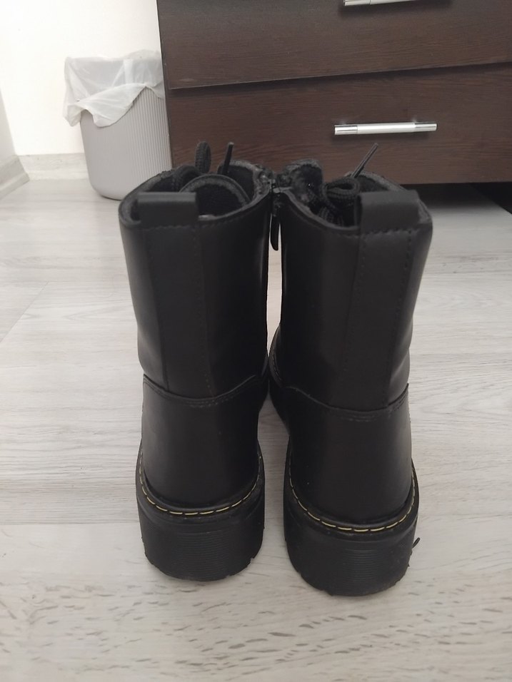 Siyah Kadın Postal Bot Goth - Görsel 4