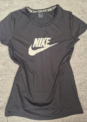 Nike Siyah Kadin Spor Tisortu