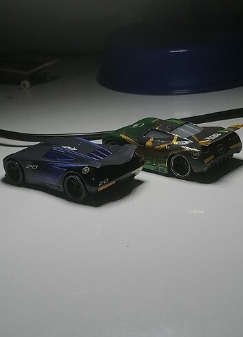 2 cars