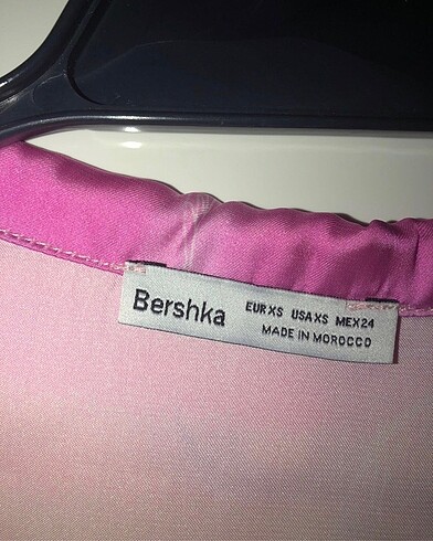 xs Beden Bershka Saten Crop Gömlek