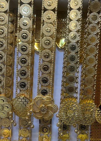 Zincir Detaylı Parlak Altın Kadın Kemer - Görsel 3