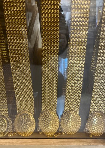 Zincir Detaylı Altın Renk Kadın Kemer - Görsel 2