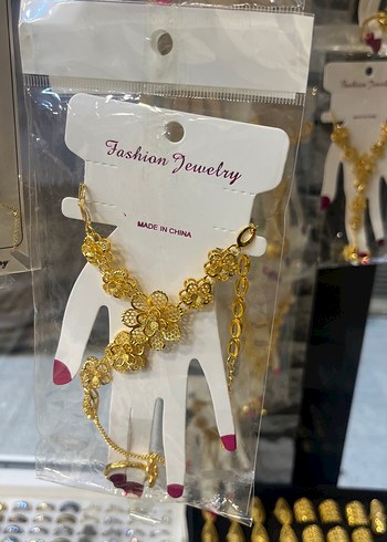 Altın Renkli Boncuklu Kadın El Zinciri - Görsel 3