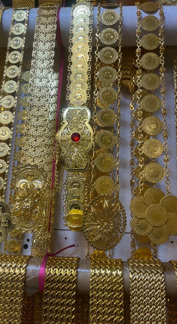 Zincir Detaylı Parlak Altın Kadın Kemer - Görsel 2