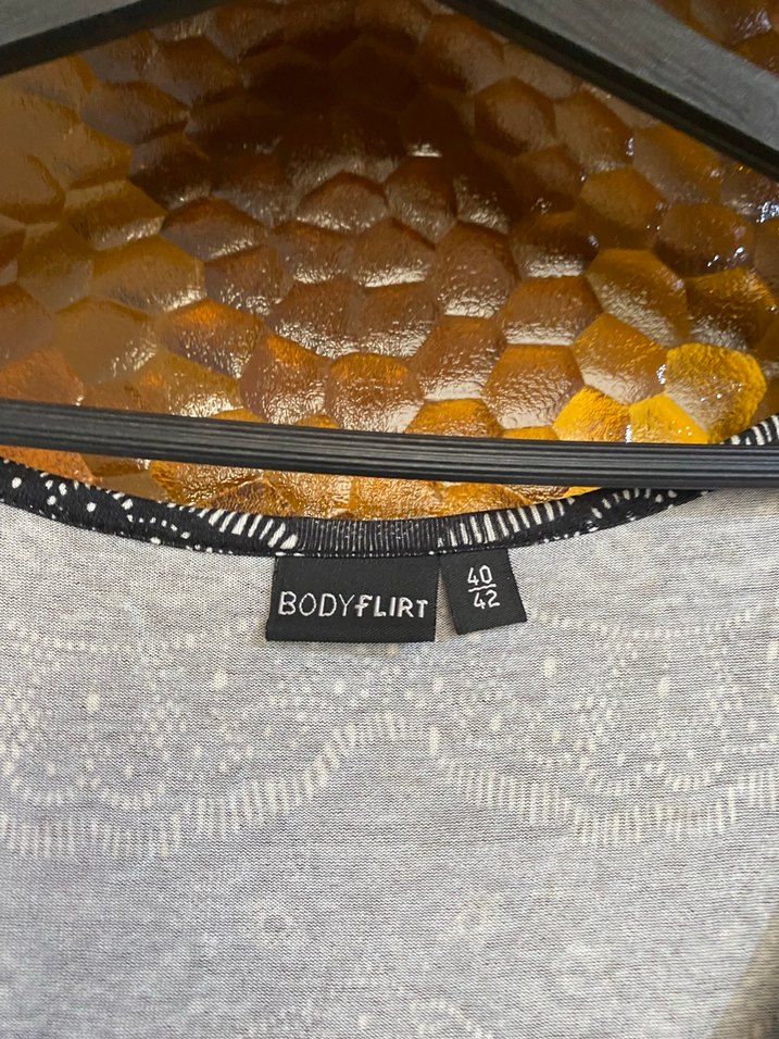 Gri Dantel Detaylı Bohem Triko Elbise - Görsel 3