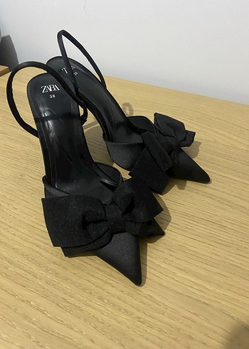 Zara Zara fiyonklu topuklu ayakkabı