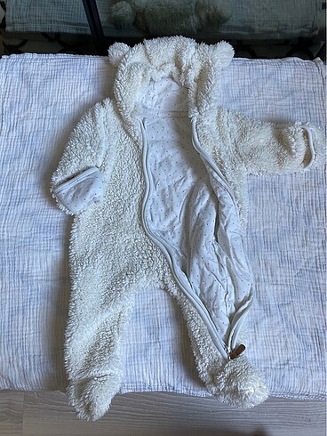 H&M Kulaklı astronot tulum