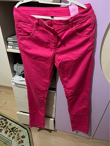 Kadın pembe renk kot pantolon