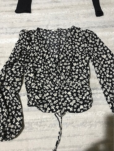 H&M çiçek desenli üst