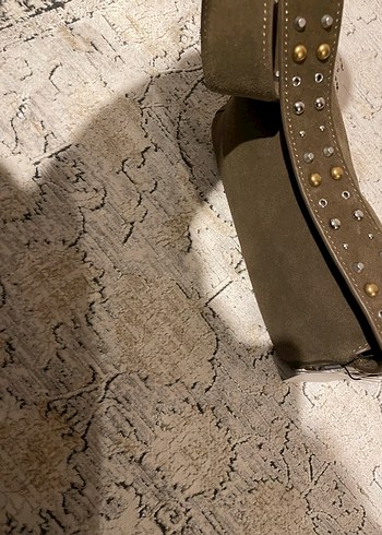 Zımba Detaylı Süet Çapraz Askılı Çanta - Görsel 8