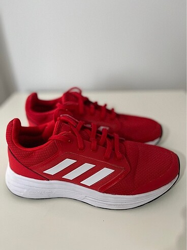 Adidas spor ayakkabı