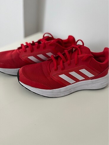 40 Beden Adidas spor ayakkabı
