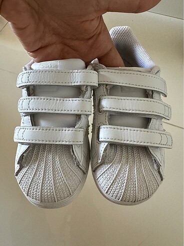 25 Beden beyaz Renk Adidas superstar 25.5 numara