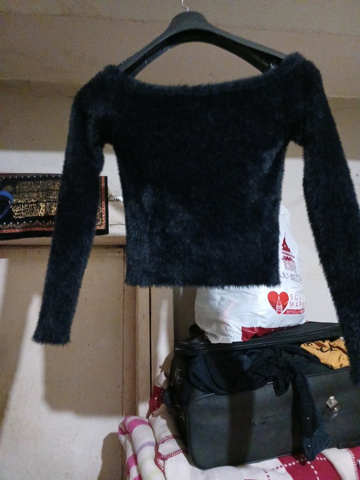 H&M  M BEDEN OMUZ Detaylı Siyah  Mini Bluz KAZAK - Görsel 3