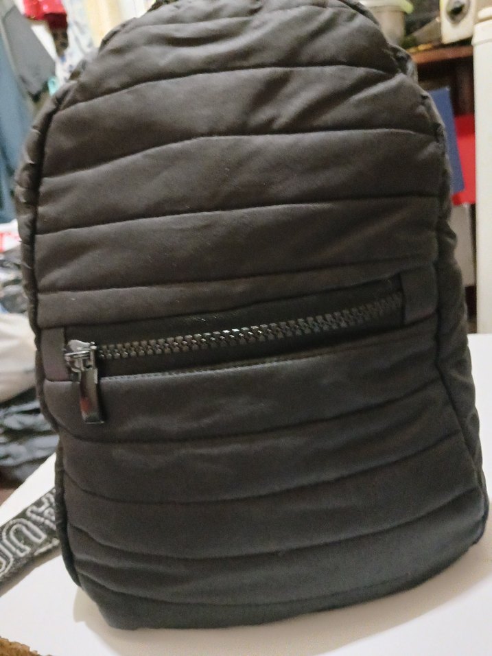 Siyah Fermuarlı Kadın Sırt Çantası - Görsel 3