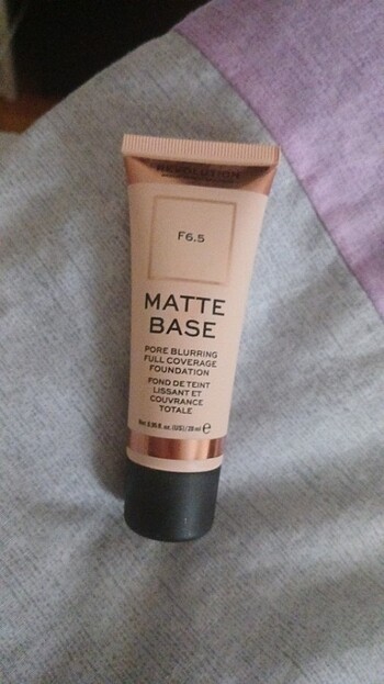 Revolution Revolution matte base fondöten f6.5 rengi