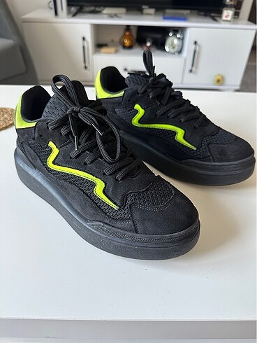 Unisex Sneaker