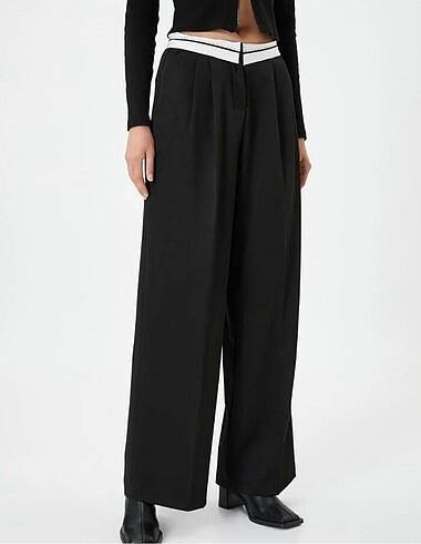 m Beden siyah Renk Stradivarius Pantolon