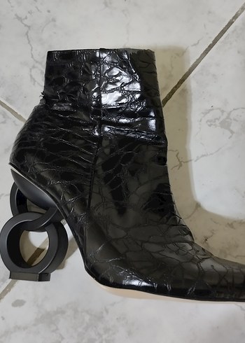 38 Beden Siyah Yılan Desenli Tokalı Stiletto Bot