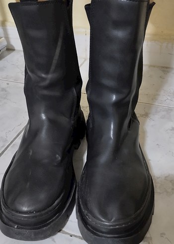 Siyah Deri Gotik Kadın Botları