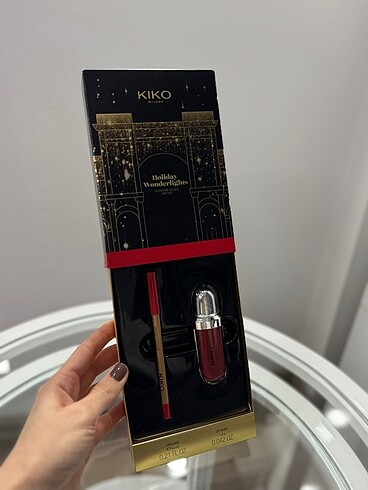  Beden Kiko Lip Gloss set holiday wonderlights