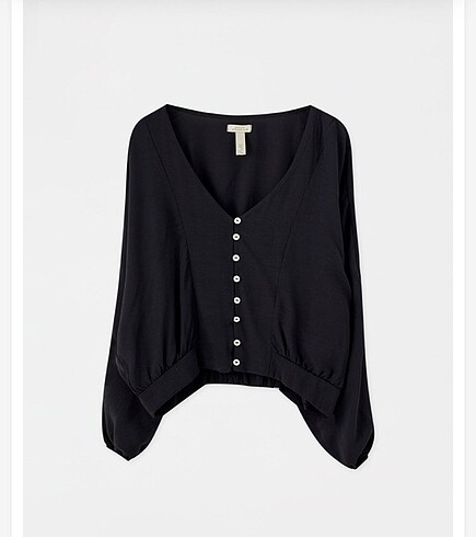 m Beden pull and bear siyah gömlek