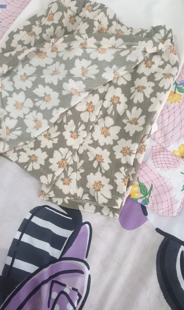 Çiçek Desenli Fırfırlı Beyaz kız çocuk Takımı - Görsel 4