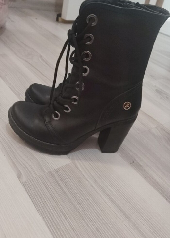 Topuklu kadın bot, fermuarlı - Görsel 2