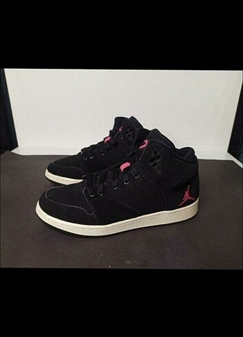 39,5 Beden siyah Renk Jordan 