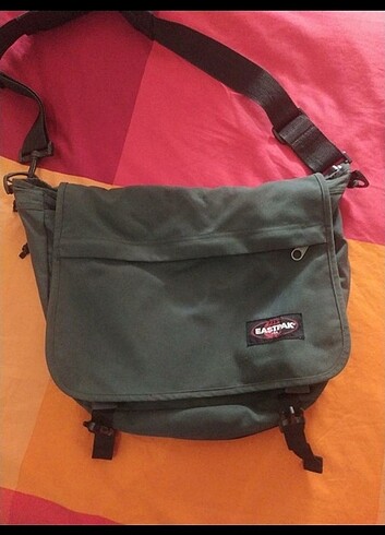 Beden haki Renk Eastpak omuz çantası