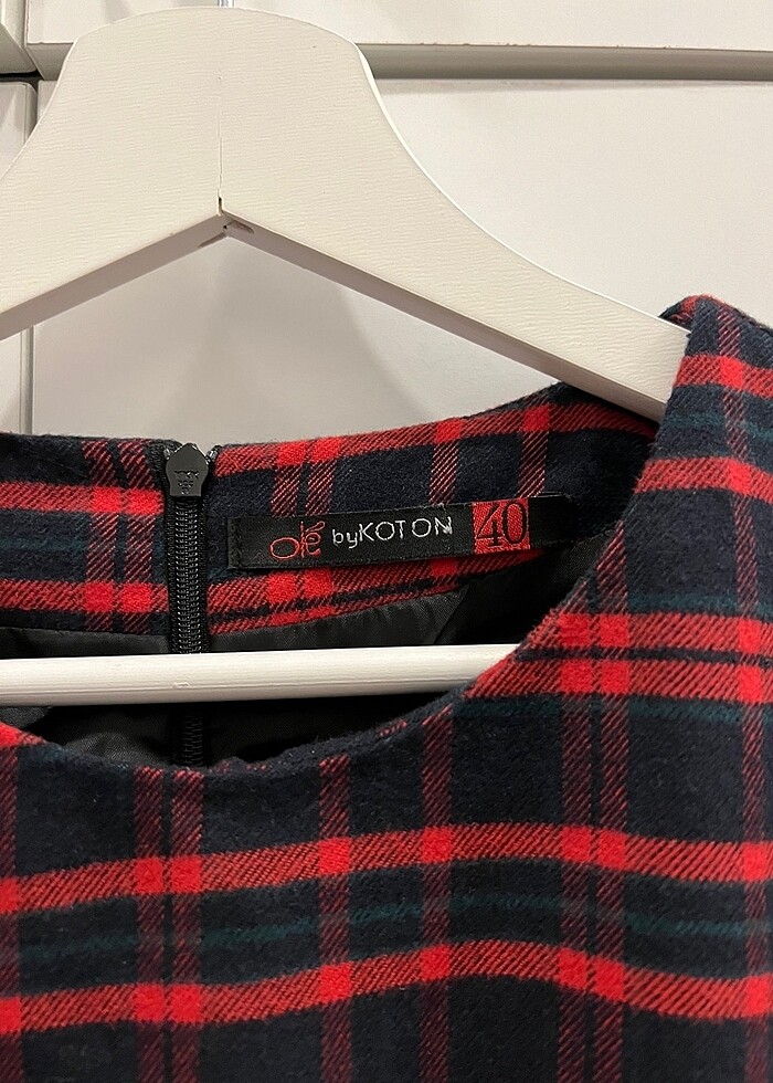 Tül detaylı elbise - Görsel 3