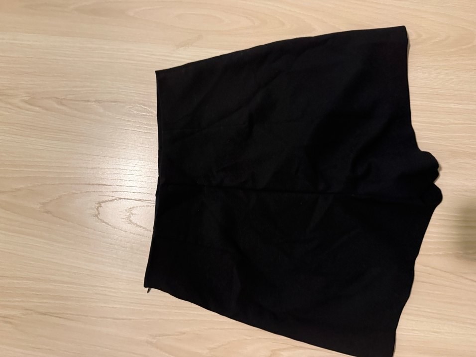 Zara Düğmeli Siyah Mini Yüksek Bel Kadın Şort - Görsel 3