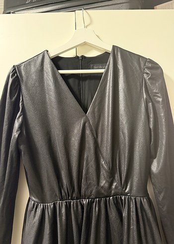 Drapeli V Yakalı Siyah Midi Elbise - Görsel 6