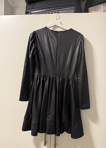 Drapeli V Yakalı Siyah Midi Elbise - Görsel 4