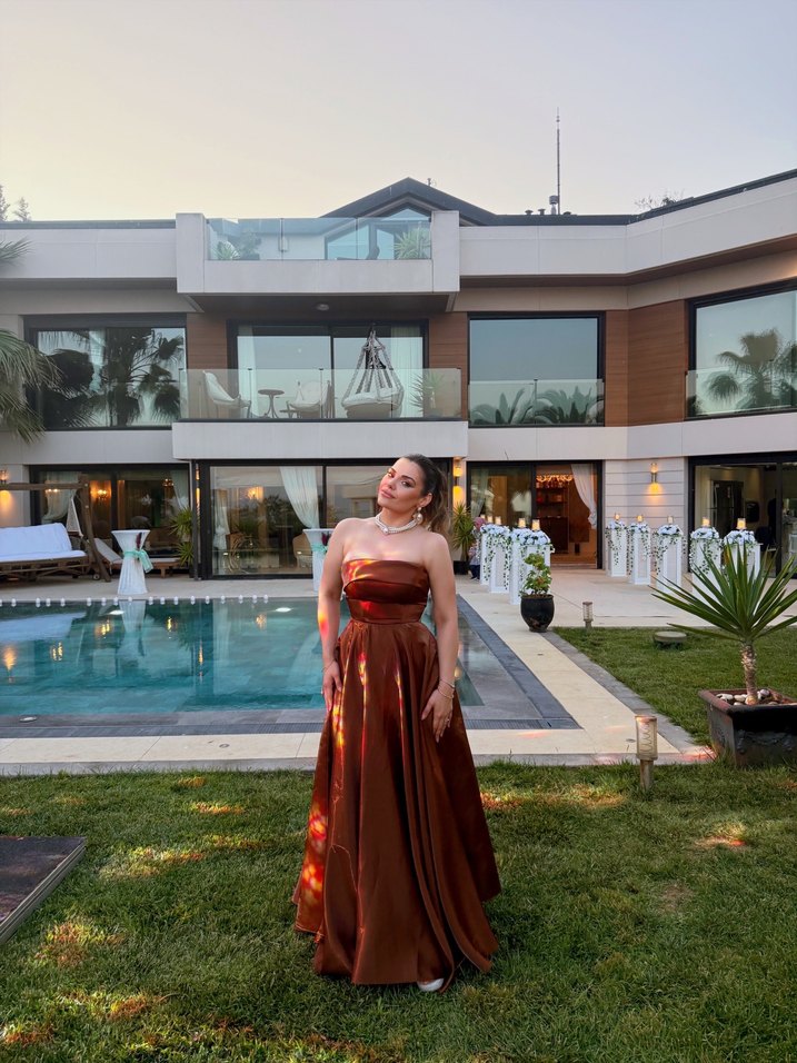 Kahverengi Drapeli Straplez Uzun Abiye - Görsel 3