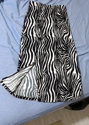 Zebra Desenli Pilili Siyah Midi Etek - Görsel 2