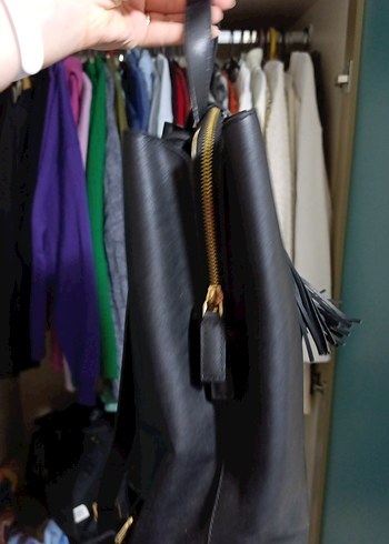 Püsküllü Siyah Deri Kadın Sırt Çantası - Görsel 4