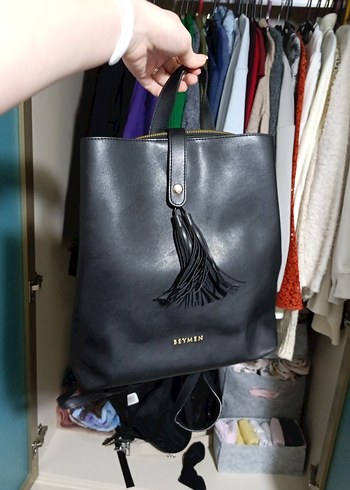 Püsküllü Siyah Deri Kadın Sırt Çantası - Görsel 2