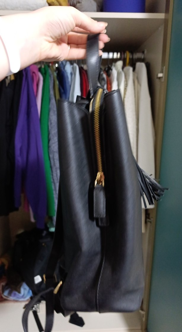 Püsküllü Siyah Deri Kadın Sırt Çantası - Görsel 4