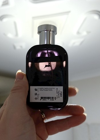 Kadın Parfümü Siyah Şişede - Görsel 2