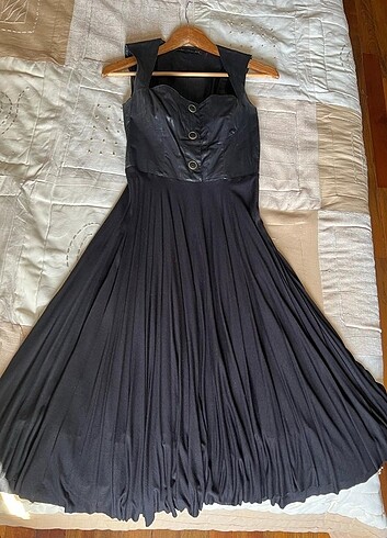 Siyah üstü deri alti kumas 34 beden kokteyl elbisesi