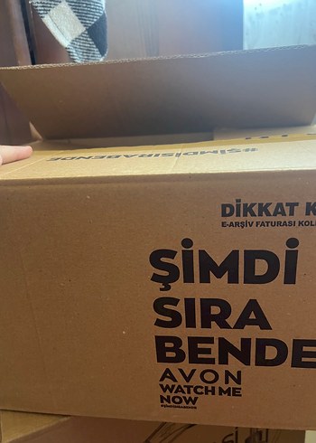 Karton Kutuda sürpriz ders kitapları