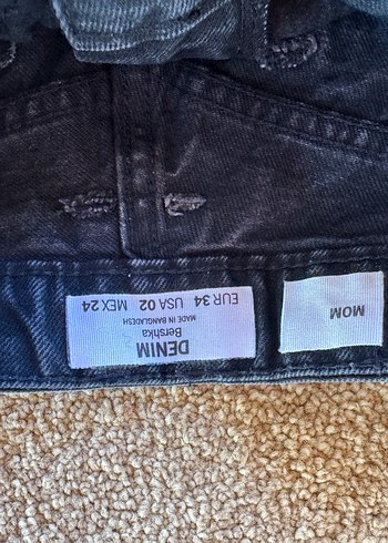 Bershka Kadın Siyah Mom Midi Denim Şort