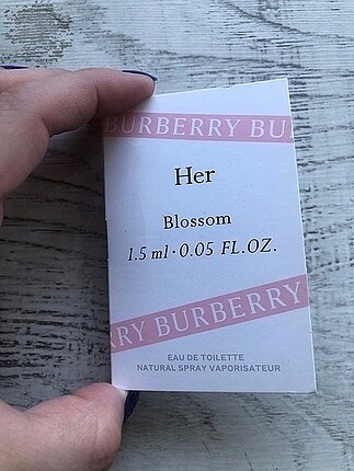 Burberry parfüm 1,5 ml+chanel parfüm 1,5 ml