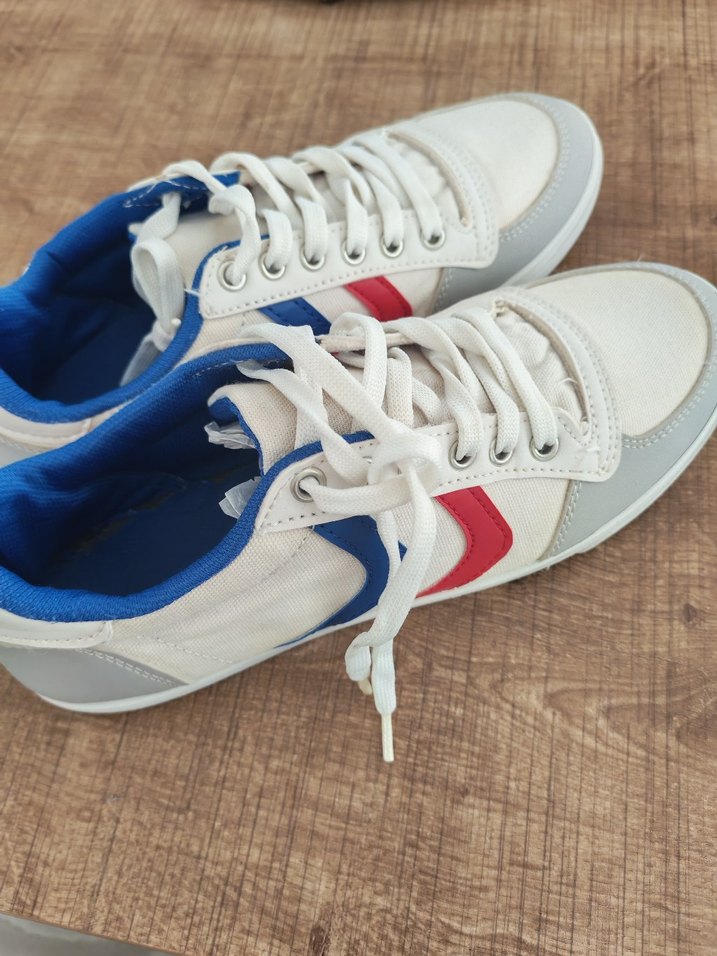 Gri Detaylı Beyaz Kadın Spor Ayakkabı - Görsel 4