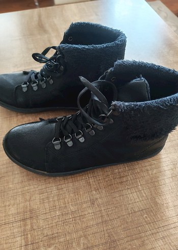 Siyah Kürklü Kadın Dolgu Topuk Bot - Görsel 4