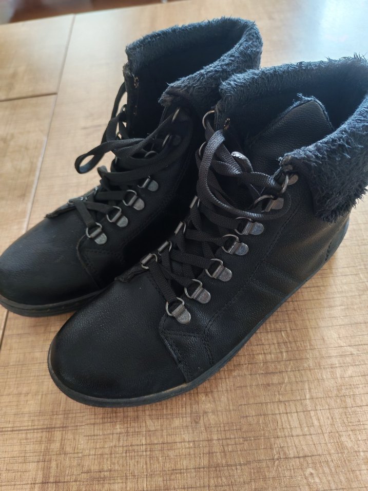 Siyah Kürklü Kadın Dolgu Topuk Bot - Görsel 3