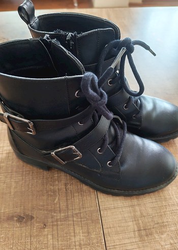 Siyah Deri Tokalı Blok Topuklu Bot - Görsel 6