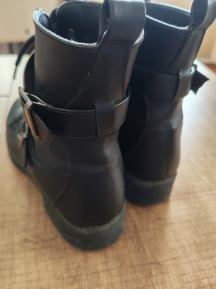 Siyah Deri Tokalı Blok Topuklu Bot - Görsel 3