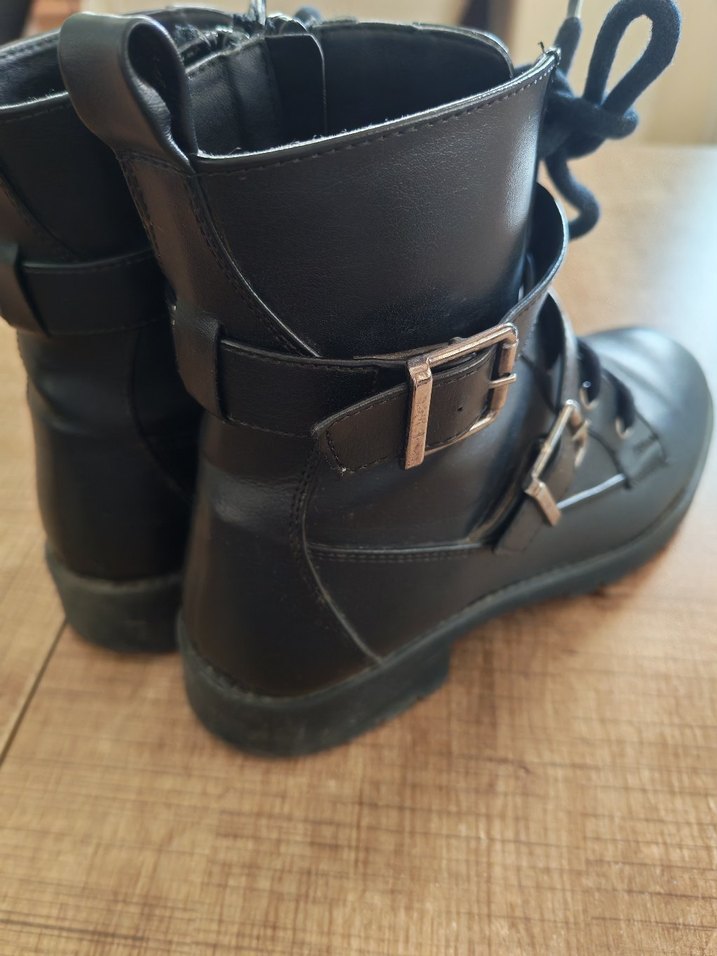 Siyah Deri Tokalı Blok Topuklu Bot - Görsel 2